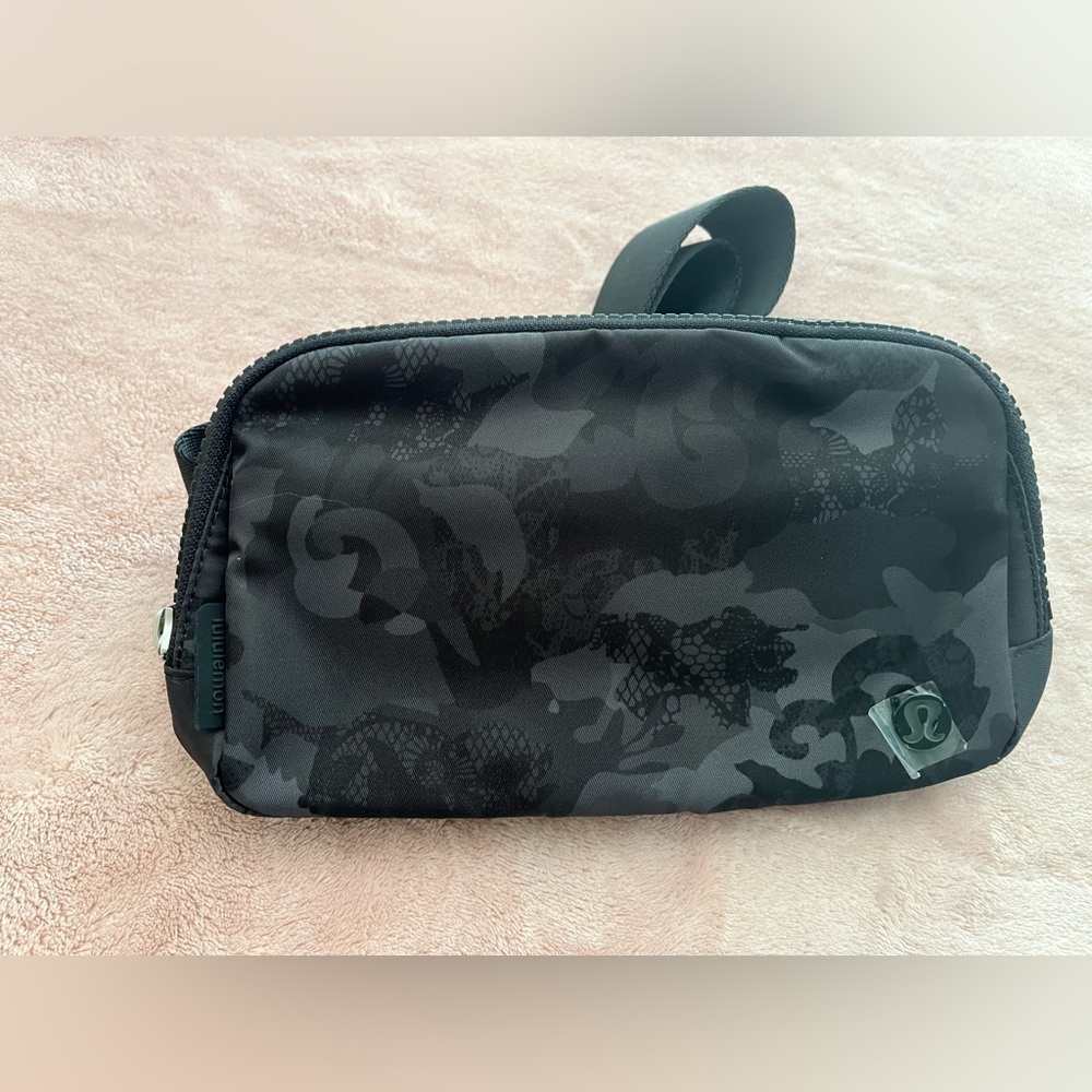 lululemon athletica Black Heritage lace belt Bag